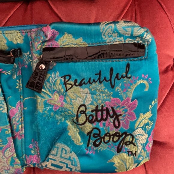 Betty Boop Fanny Pack - Picture 4 of 4